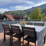 Ruhige Stadtwohnung, 107 M2 Lägenhet