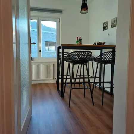Ruhige Stadtwohnung, 107 M2 Lägenhet